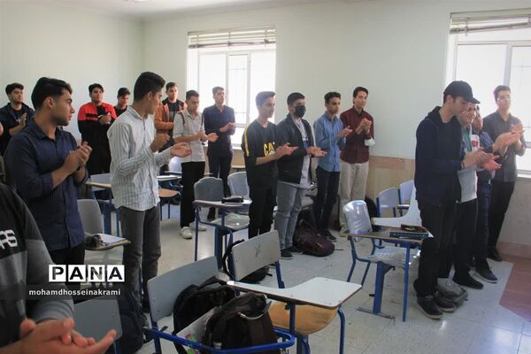 تبریک روز معلم مسئولین شهرستان ابرکوه  به آموزگاران ابرکوهی
