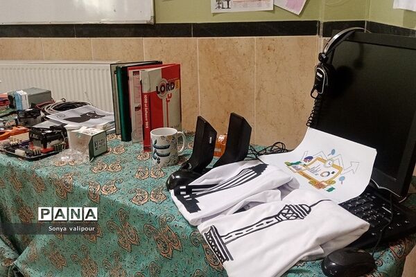 برگزاری نمایشگاه به مناسبت هفته مشاغل در دبیرستان سیمای ایمان