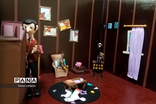برگزاری نمایشگاه به مناسبت هفته مشاغل در دبیرستان سیمای ایمان