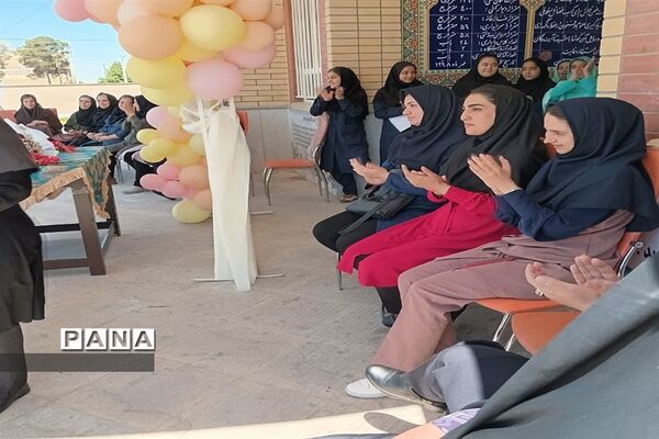 مراسم گرامیداشت هفته معلم در مدرسه شاهد منتصرین