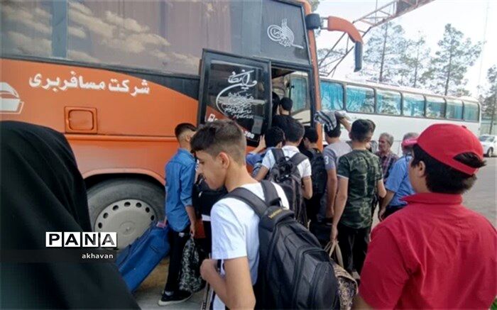 اعزام دانش‌آموزان زیارت اولی دبیرستان علوی بهاباد به مشهد مقدس