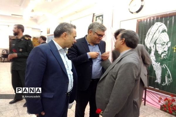 مراسم تجلیل از مقام معلم در منطقه 15