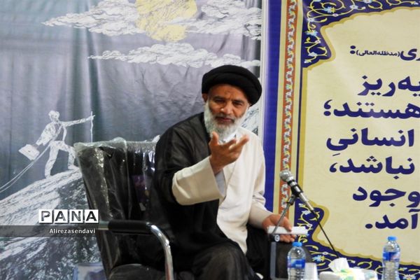 دومین گردهمایی افسران سپاه پیشرفت ایران قوی