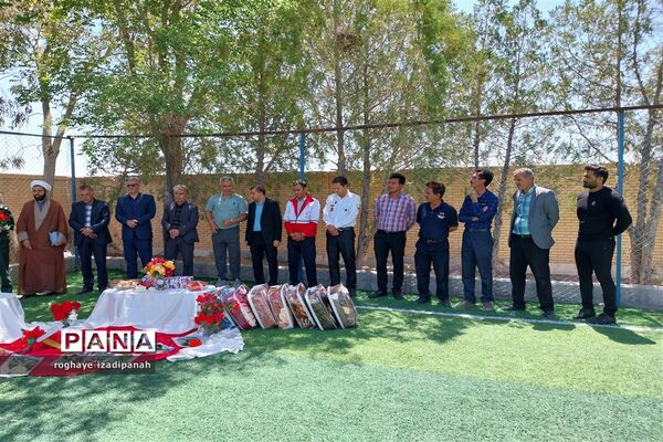 تجلیل از آموزگاران دبستان منتظر قائم خاتم