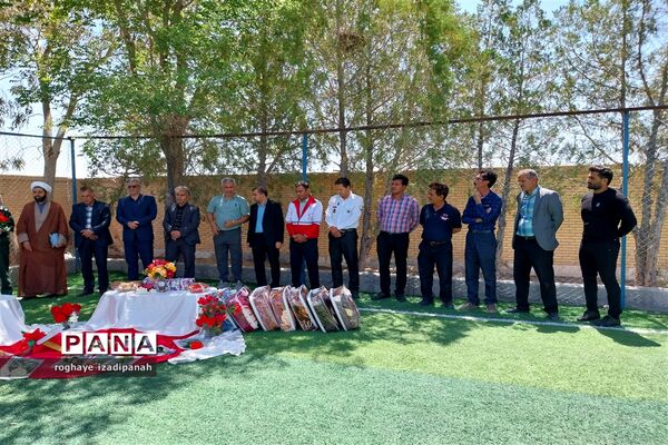 تجلیل از آموزگاران دبستان منتظر قائم خاتم