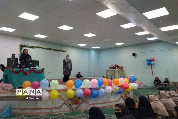 برگزاری مراسم تقدیر از معلمان مدرسه عبدالله رهنما منطقه ۱۵