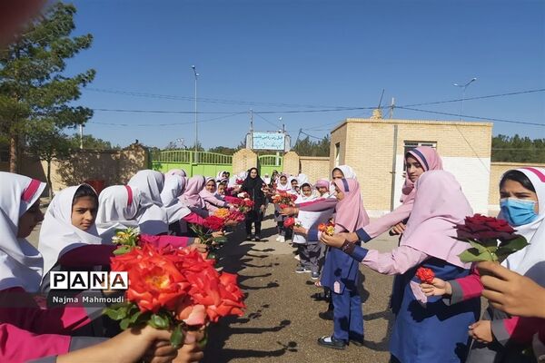 تقدیر از آموزگاران مدرسه غفاری شهرستان خاتم