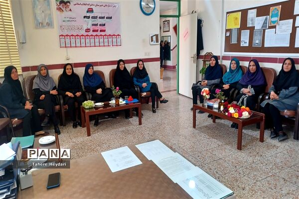 بزرگداشت مقام معلم در دبیرستان انقلاب و کوثر شهرستان خاتم