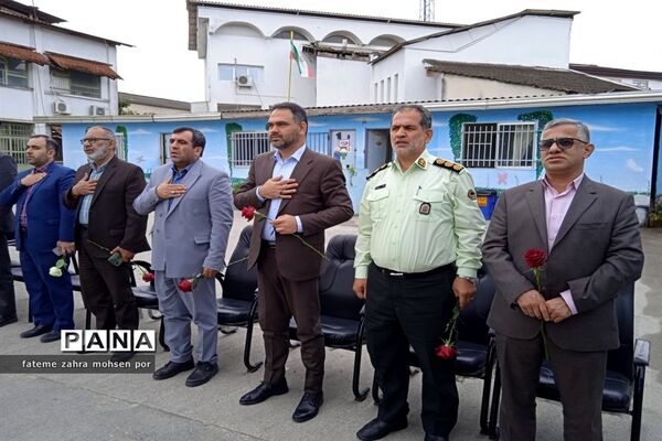 زنگ سپاس معلم در دبستان دخترانه نخبگان شهید نصرت الدین