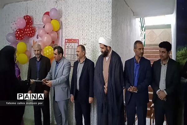مراسم سپاس معلم در دبستان شهید طهماسبی ملا کلا