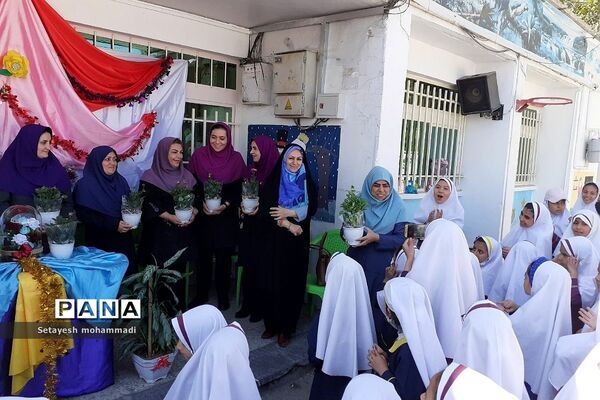 جشن روز معلم در دبستان حضرت زهرا(س)۲ رودهن