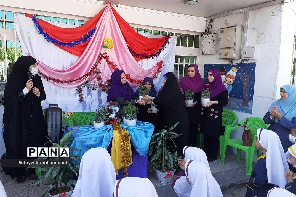 جشن روز معلم در دبستان حضرت زهرا(س)۲ رودهن