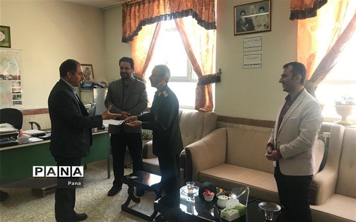 تقدیر فرمانده سپاه میانه از معلمان