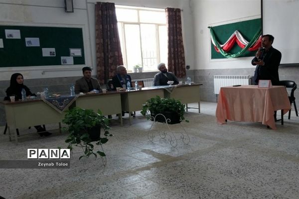 برگزاری دومین جلسه هم‌اندیشی رؤسای شوراهای دانش‌آموزی متوسطه دوم دختر ناحیه پنج