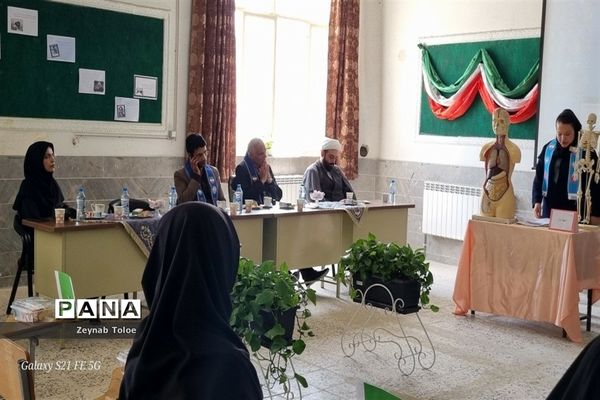 برگزاری دومین جلسه هم‌اندیشی رؤسای شوراهای دانش‌آموزی متوسطه دوم دختر ناحیه پنج