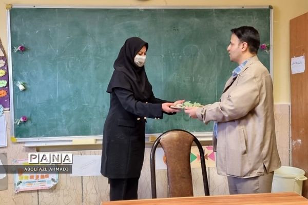 گرامیداشت مقام معلم در مدارس آموزش و پرورش فشافویه