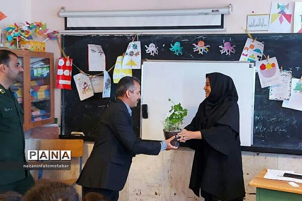 مراسم سپاس معلم در مدارس شهرستان فیروزکوه