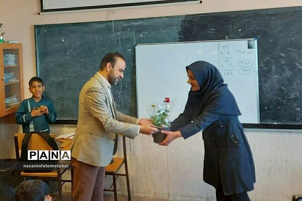 مراسم سپاس معلم در مدارس شهرستان فیروزکوه