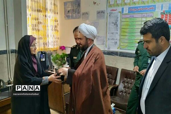 مراسم سپاس معلم در مدارس شهرستان فیروزکوه