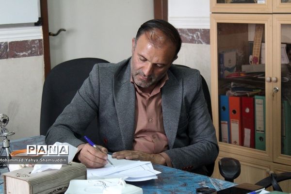 دیدار نمایندگان مجلس دانش‌آموزی سمنان با معاونت پرورشی شهرستان سمنان