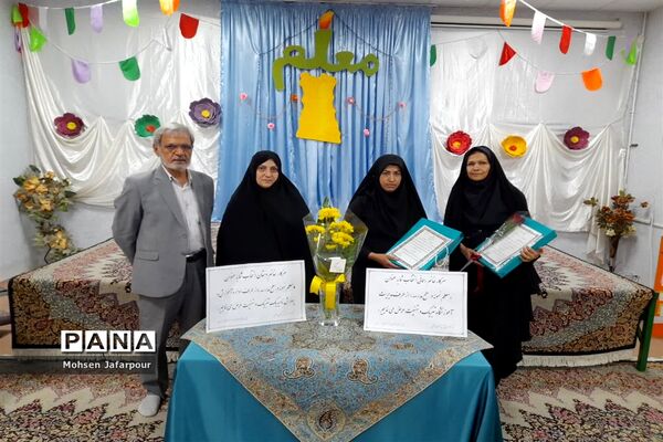 برگزاری مراسم سپاس معلم  در دبستان پسرانه آذر یزدی ناحیه یک
