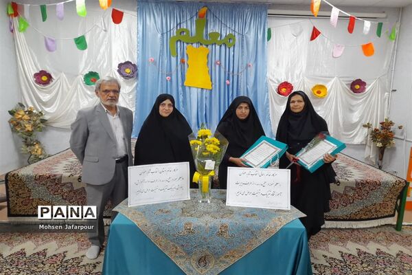 برگزاری مراسم سپاس معلم  در دبستان پسرانه آذر یزدی ناحیه یک