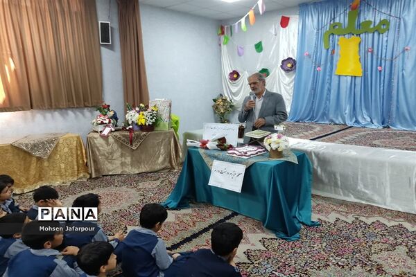 برگزاری مراسم سپاس معلم  در دبستان پسرانه آذر یزدی ناحیه یک