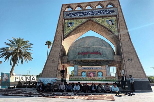 مراسم زیارت عاشورا به مناسبت هفته معلم در کنار مزار مطهر شهدای گمنام بهبهان