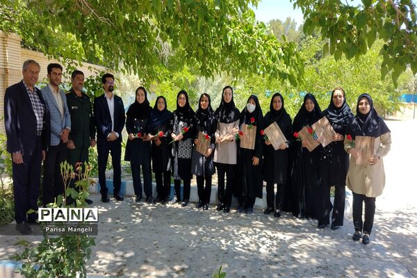 بزرگداشت مقام معلم در دبیرستان متوسطه اول توحید خاتم