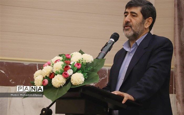امروزه دشمنان قشر فرهنگی و دانش‌آموز را هدف گرفته‌اند