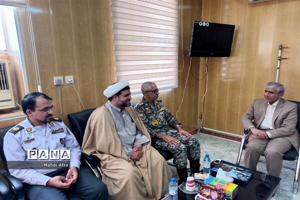 دیدار فرماندهان نظامی و انتظامی با سرپرست آموزش و پرورش بهبهان به مناسبت روز معلم