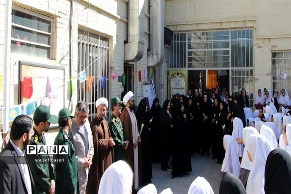 تقدیر از آموزگاران دبستان تفضلی ناحیه ۲ یزد