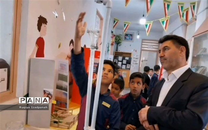 برگزاری جشنواره جابربن حیان دبستان شهید منتظرقائم شهرستان خاتم/ فیلم