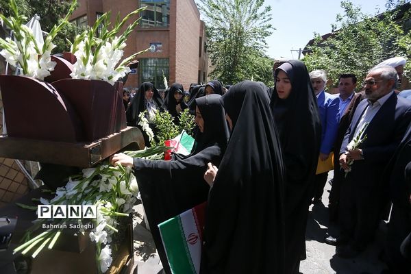 مراسم گلباران محل شهادت استاد مطهری