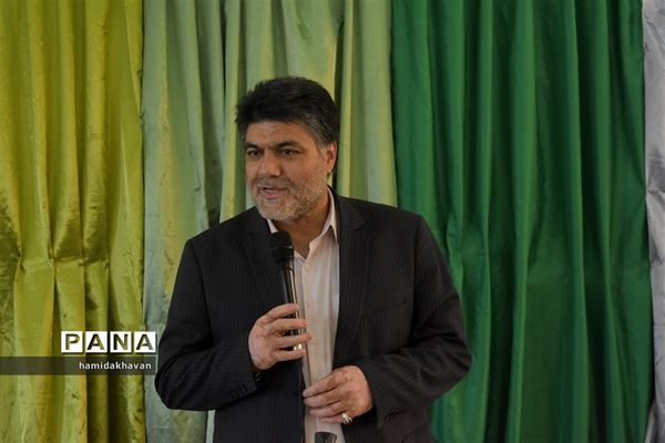 نواختن زنگ سپاس معلم در شهرستان بهاباد