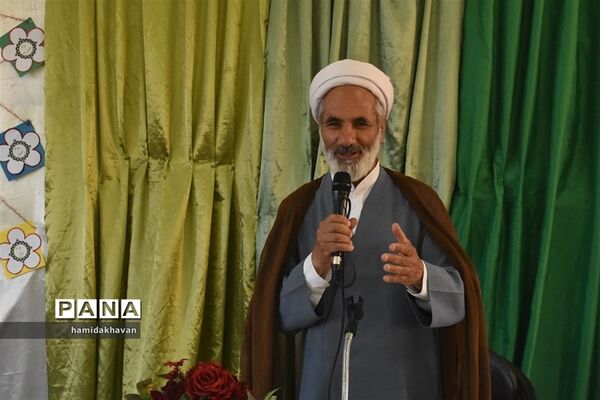 نواختن زنگ سپاس معلم در شهرستان بهاباد