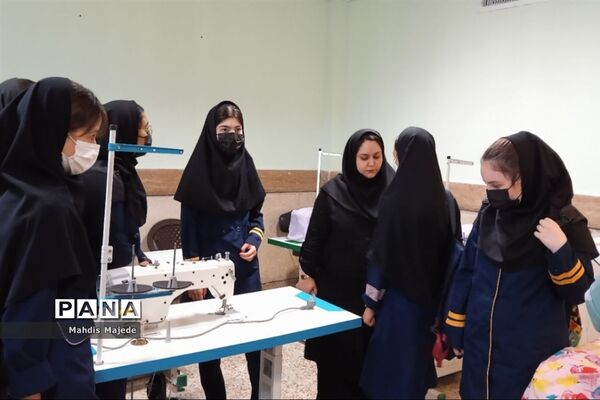 بازدید دانش‌آموزان مدرسه پاکان از هنرستان طوبی ملارد