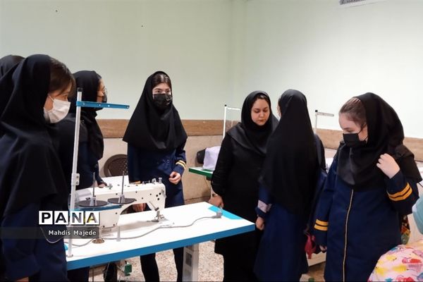 بازدید دانش‌آموزان مدرسه پاکان از هنرستان طوبی ملارد