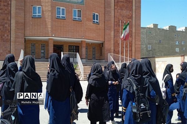 بازدید دانش‌آموزان مدرسه پاکان از هنرستان طوبی ملارد