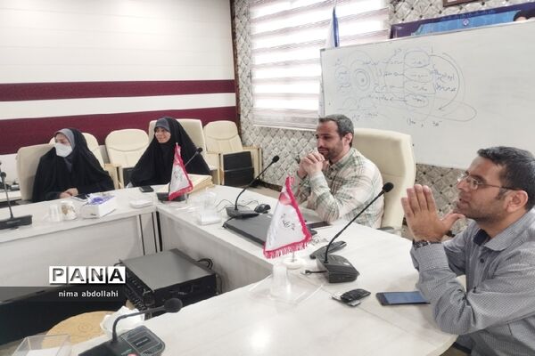 تقدیر و تشکر از داوران و مربیان قرآنی