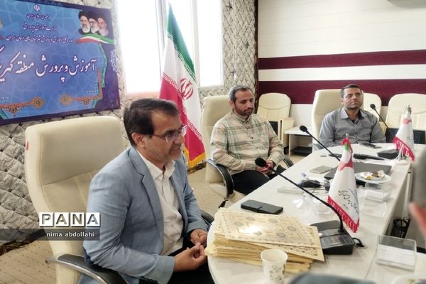 تقدیر و تشکر از داوران و مربیان قرآنی