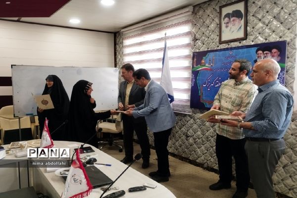 تقدیر و تشکر از داوران و مربیان قرآنی