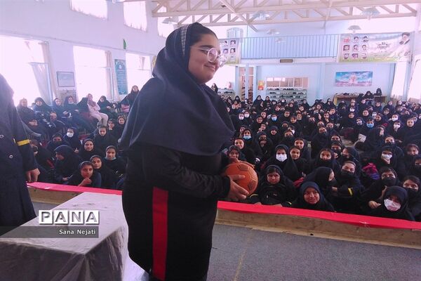 برگزاری جشن روز معلم در دبیرستان شاهد فیض