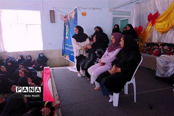 برگزاری جشن روز معلم در دبیرستان شاهد فیض