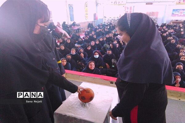 برگزاری جشن روز معلم در دبیرستان شاهد فیض