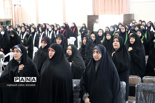 آیین نواختن زنگ سپاس معلم در دبیرستان شاهد خاندان قفلی