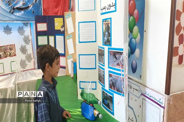 نمایشگاه دست‌سازه‌های طرح جابر دانش‌آموزان مدرسه شاهد غدیر بافق
