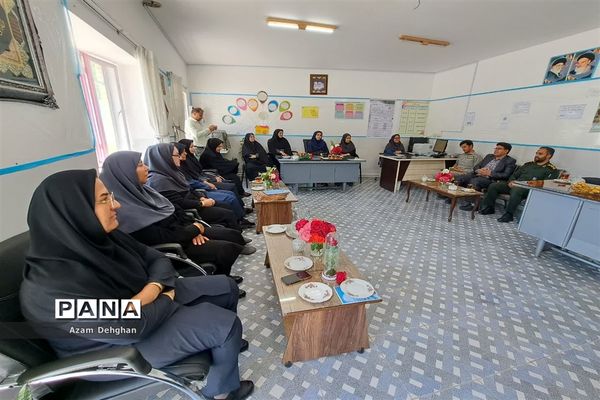 بزرگداشت مقام معلم در مدرسه دخترانه ارشاد خاتم