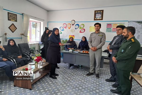 بزرگداشت مقام معلم در مدرسه دخترانه ارشاد خاتم