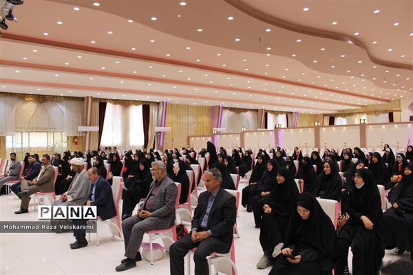 اختتامیه مسابقات قرآن عترت و نماز دانش‌آموزان دختر